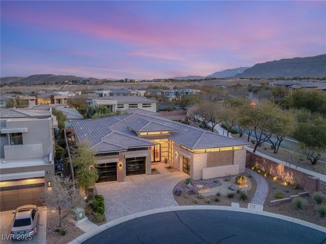 39 CRANBERRY COVE Court, Las Vegas, NV 89135