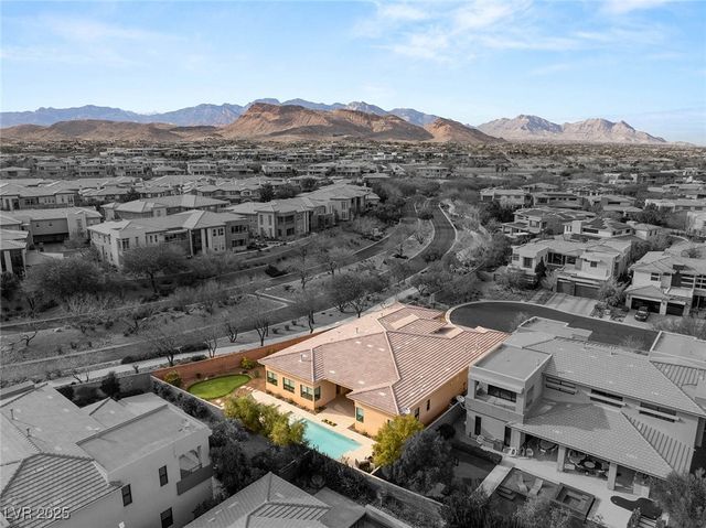 39 CRANBERRY COVE Court, Las Vegas, NV 89135