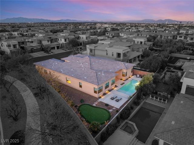 39 CRANBERRY COVE Court, Las Vegas, NV 89135