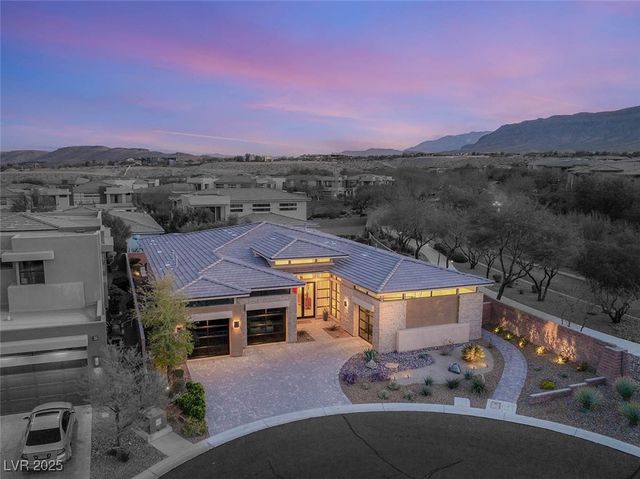 39 CRANBERRY COVE Court, Las Vegas, NV 89135