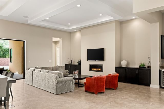 39 CRANBERRY COVE Court, Las Vegas, NV 89135