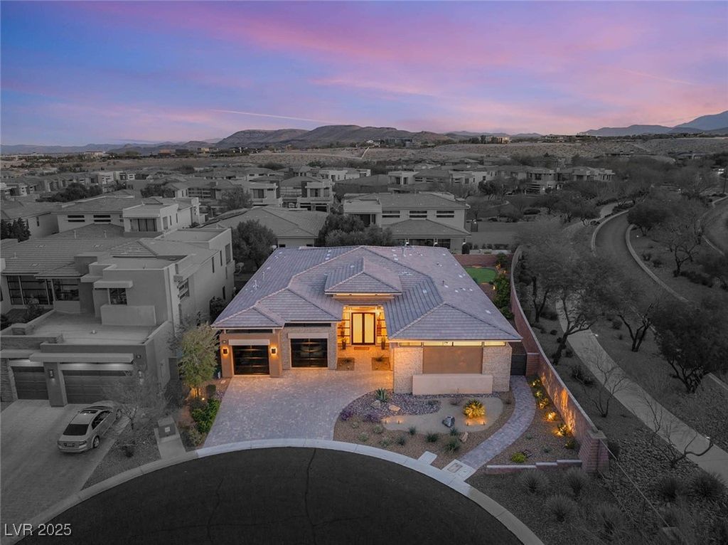 39 CRANBERRY COVE Court, Las Vegas, NV 89135