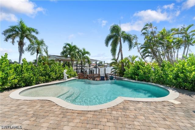 5161 Williams DR, Fort Myers Beach, FL 33931