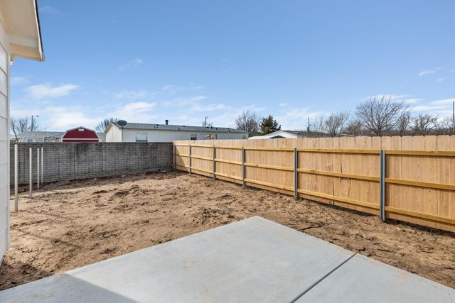 2445 W MacArthur Ct, Wichita, KS 67217