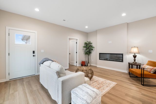 2445 W MacArthur Ct, Wichita, KS 67217