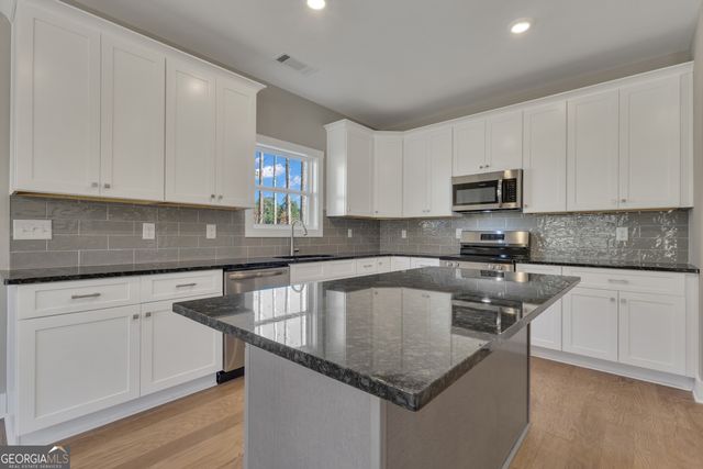 115 Seymour Place, Fayetteville, GA 30214