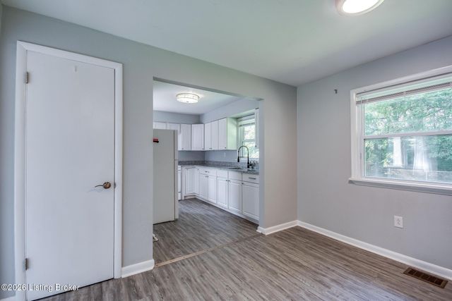 7120 Denver Ln, Louisville, KY 40258