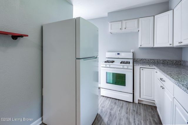 7120 Denver Ln, Louisville, KY 40258