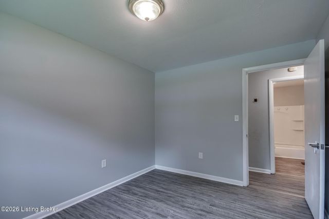 7120 Denver Ln, Louisville, KY 40258
