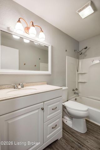 7120 Denver Ln, Louisville, KY 40258
