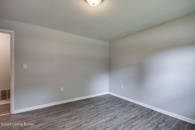 7120 Denver Ln, Louisville, KY 40258