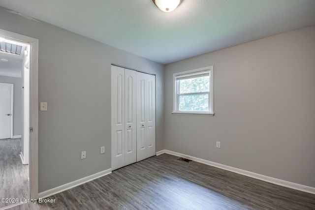 7120 Denver Ln, Louisville, KY 40258