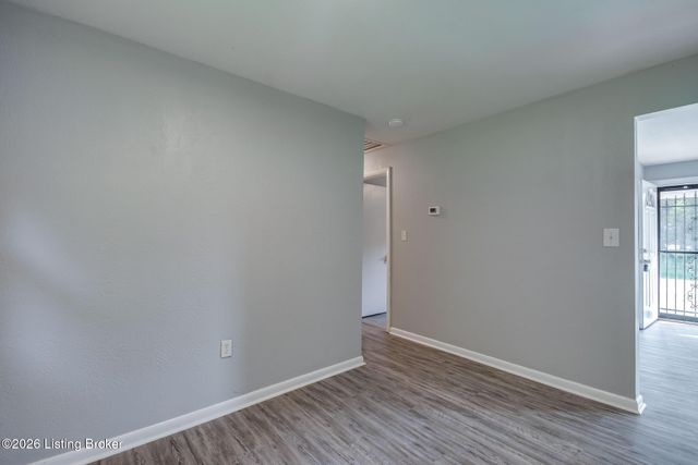 7120 Denver Ln, Louisville, KY 40258