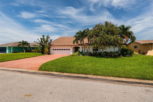 165 97TH AVENUE NE, St Petersburg, FL 33702