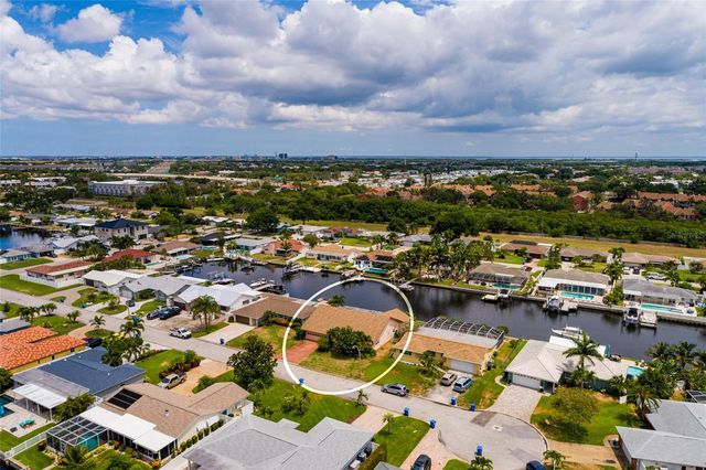 165 97TH AVENUE NE, St Petersburg, FL 33702