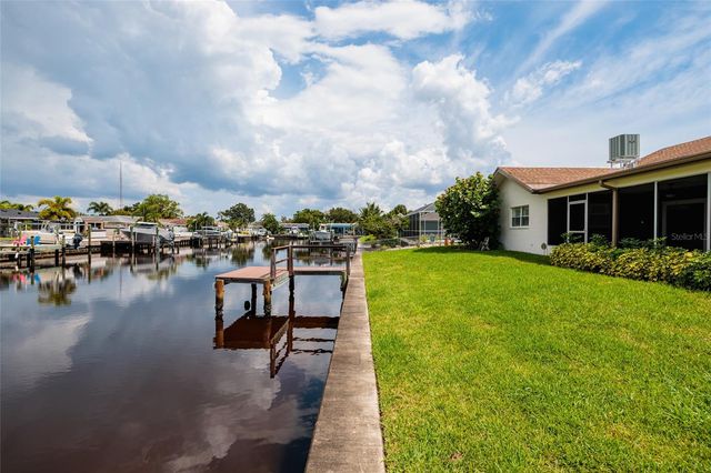165 97TH AVENUE NE, St Petersburg, FL 33702
