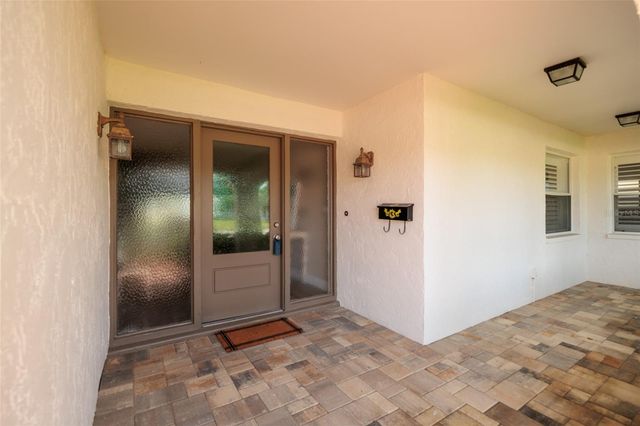 165 97TH AVENUE NE, St Petersburg, FL 33702