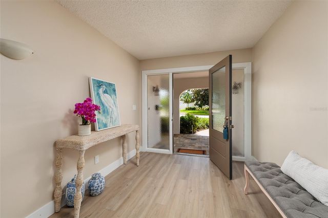 165 97TH AVENUE NE, St Petersburg, FL 33702