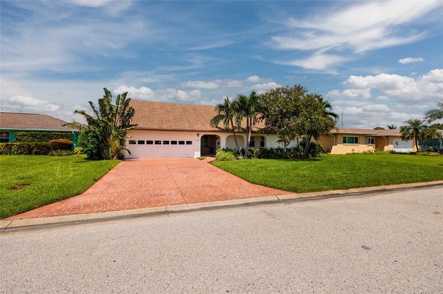 165 97TH AVENUE NE, St Petersburg, FL 33702