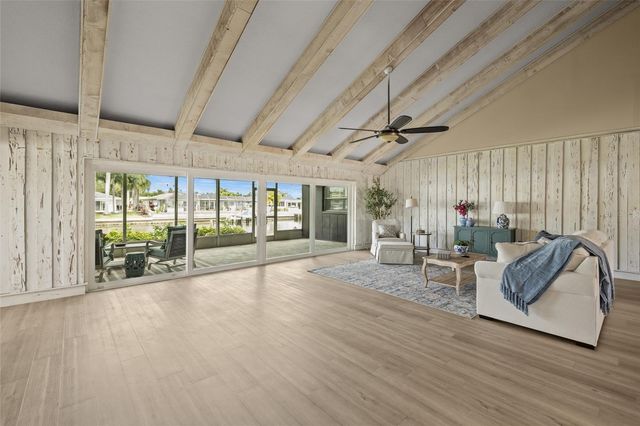 165 97TH AVENUE NE, St Petersburg, FL 33702