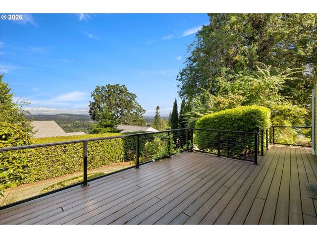 221 Sw TEXAS St, Portland, OR 97219
