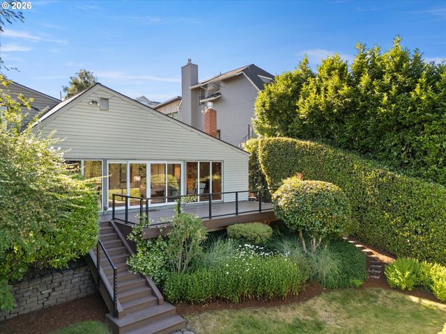 221 Sw TEXAS St, Portland, OR 97219
