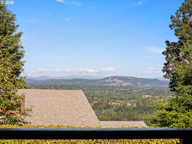 221 Sw TEXAS St, Portland, OR 97219