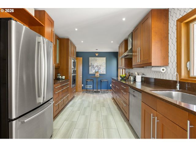 221 Sw TEXAS St, Portland, OR 97219