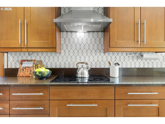 221 Sw TEXAS St, Portland, OR 97219