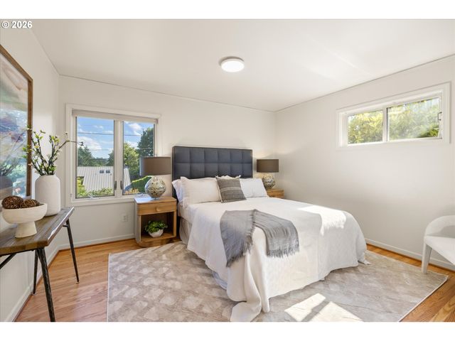 221 Sw TEXAS St, Portland, OR 97219