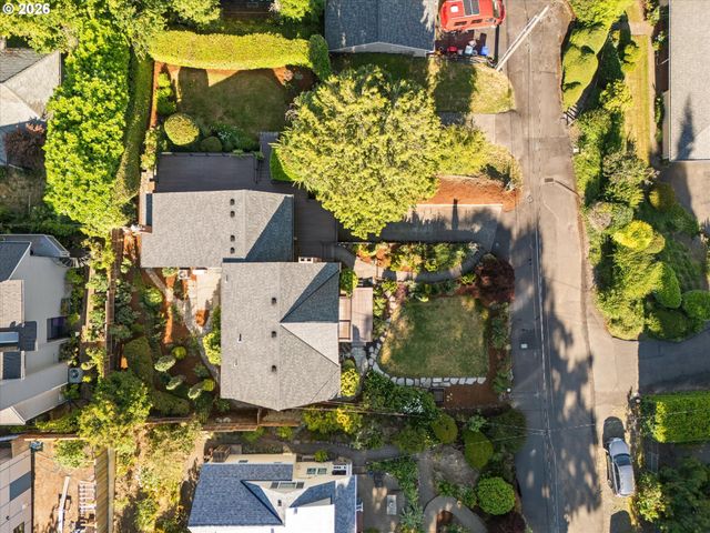 221 Sw TEXAS St, Portland, OR 97219
