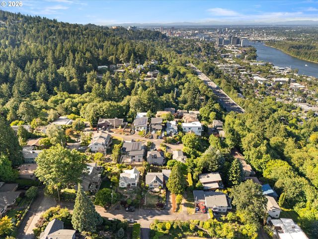 221 Sw TEXAS St, Portland, OR 97219