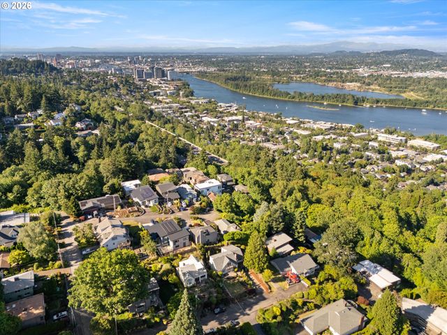 221 Sw TEXAS St, Portland, OR 97219