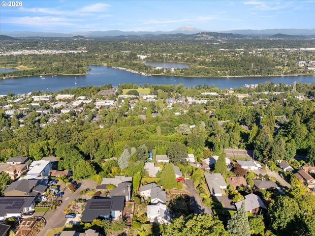 221 Sw TEXAS St, Portland, OR 97219