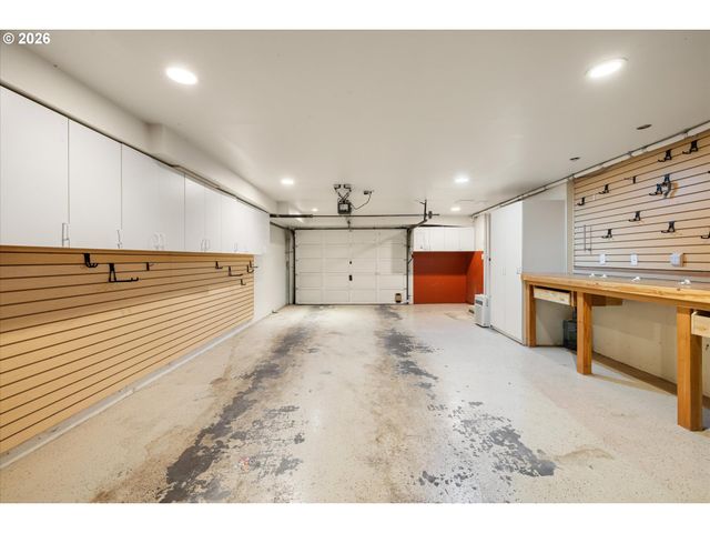 221 Sw TEXAS St, Portland, OR 97219