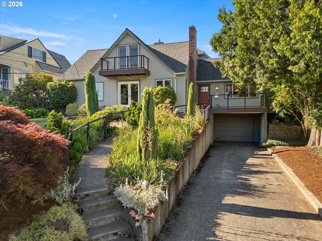 221 Sw TEXAS St, Portland, OR 97219