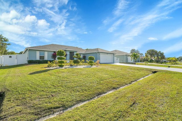 226 SW Starfish Avenue, Port St Lucie, FL 34984