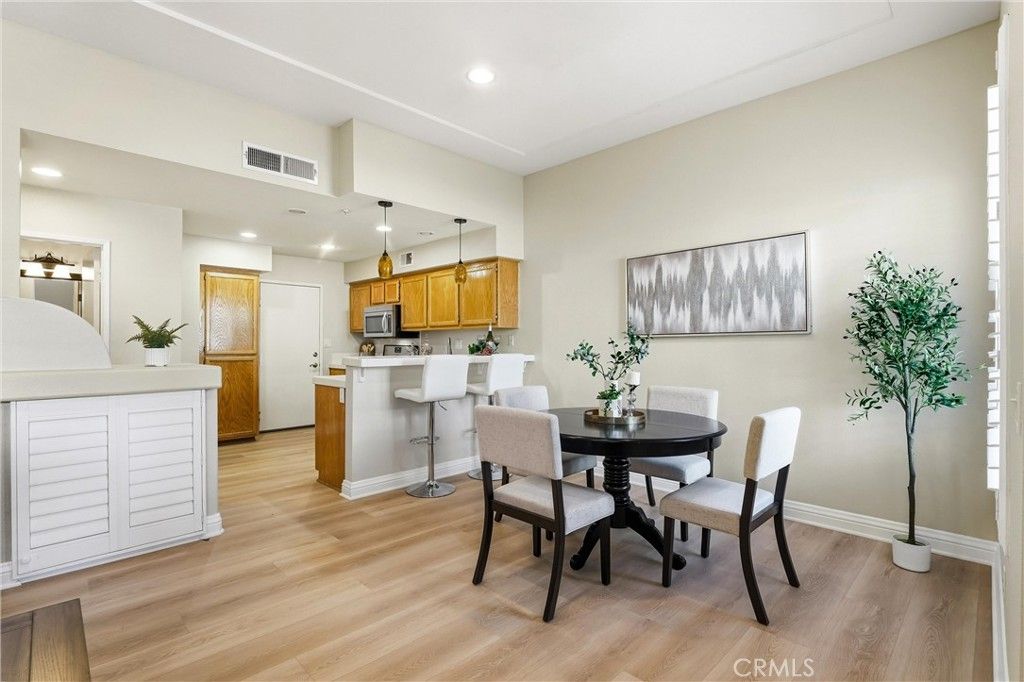 Image 12 of property listing at 41 Carlsbad Lane, Aliso Viejo, CA 92656