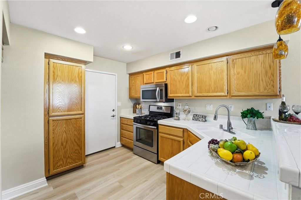 Image 16 of property listing at 41 Carlsbad Lane, Aliso Viejo, CA 92656