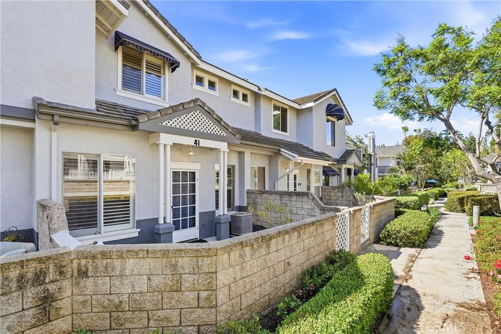 Image 3 of property listing at 41 Carlsbad Lane, Aliso Viejo, CA 92656