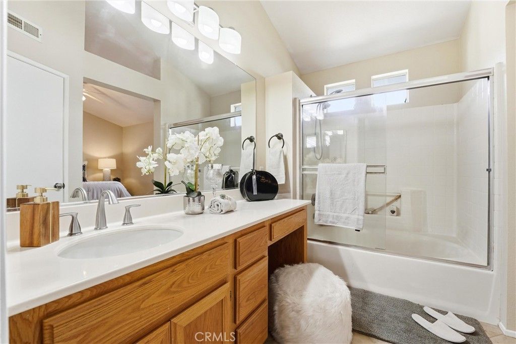 Image 31 of property listing at 41 Carlsbad Lane, Aliso Viejo, CA 92656