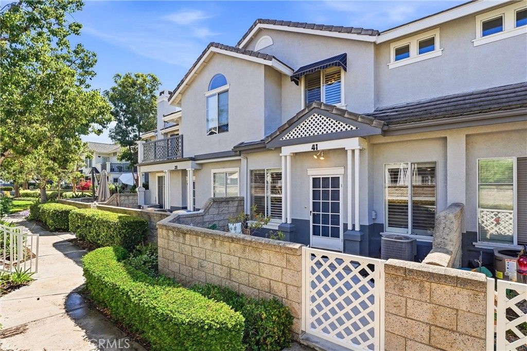 Image 4 of property listing at 41 Carlsbad Lane, Aliso Viejo, CA 92656