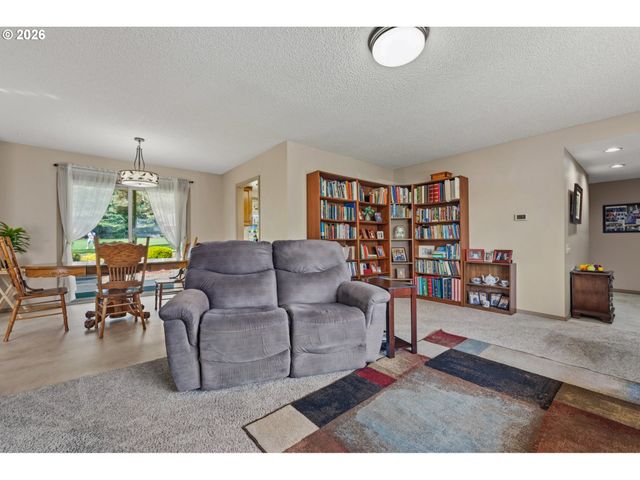 15655 Sw OLD ORCHARD Pl, Tigard, OR 97224