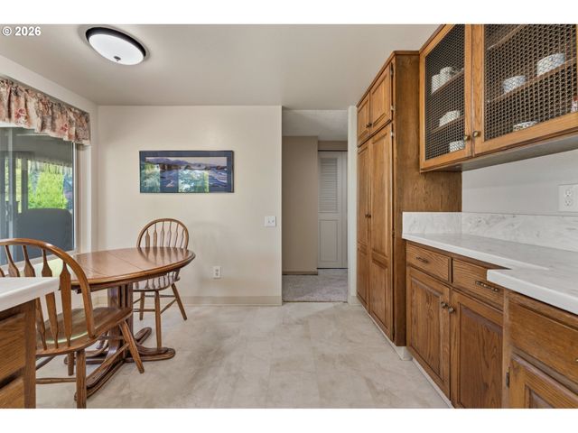 15655 Sw OLD ORCHARD Pl, Tigard, OR 97224