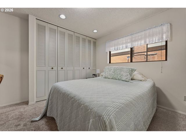 15655 Sw OLD ORCHARD Pl, Tigard, OR 97224