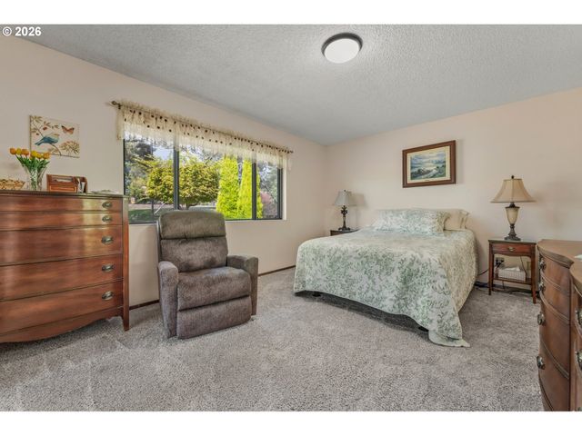 15655 Sw OLD ORCHARD Pl, Tigard, OR 97224
