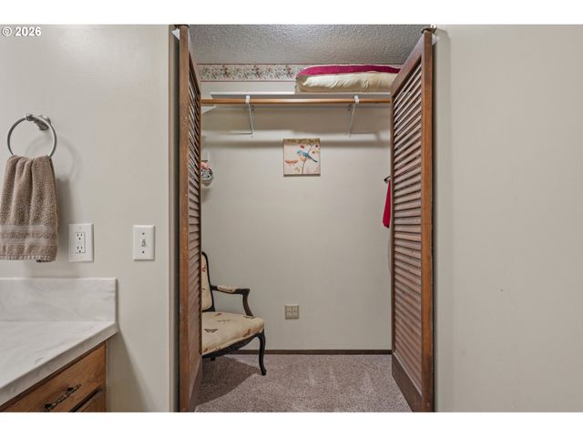 15655 Sw OLD ORCHARD Pl, Tigard, OR 97224