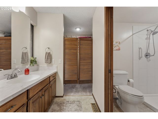 15655 Sw OLD ORCHARD Pl, Tigard, OR 97224