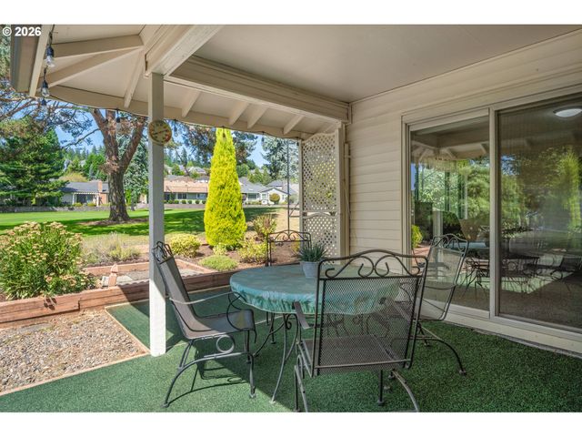 15655 Sw OLD ORCHARD Pl, Tigard, OR 97224