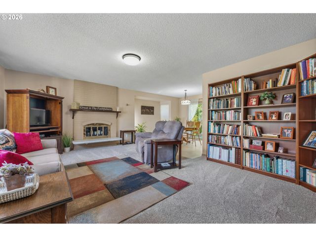 15655 Sw OLD ORCHARD Pl, Tigard, OR 97224